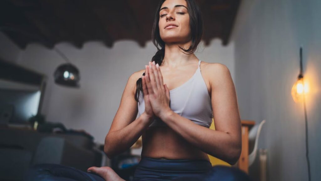 10 minutos de meditación antes de dormir beneficia a tu cuerpo y mente