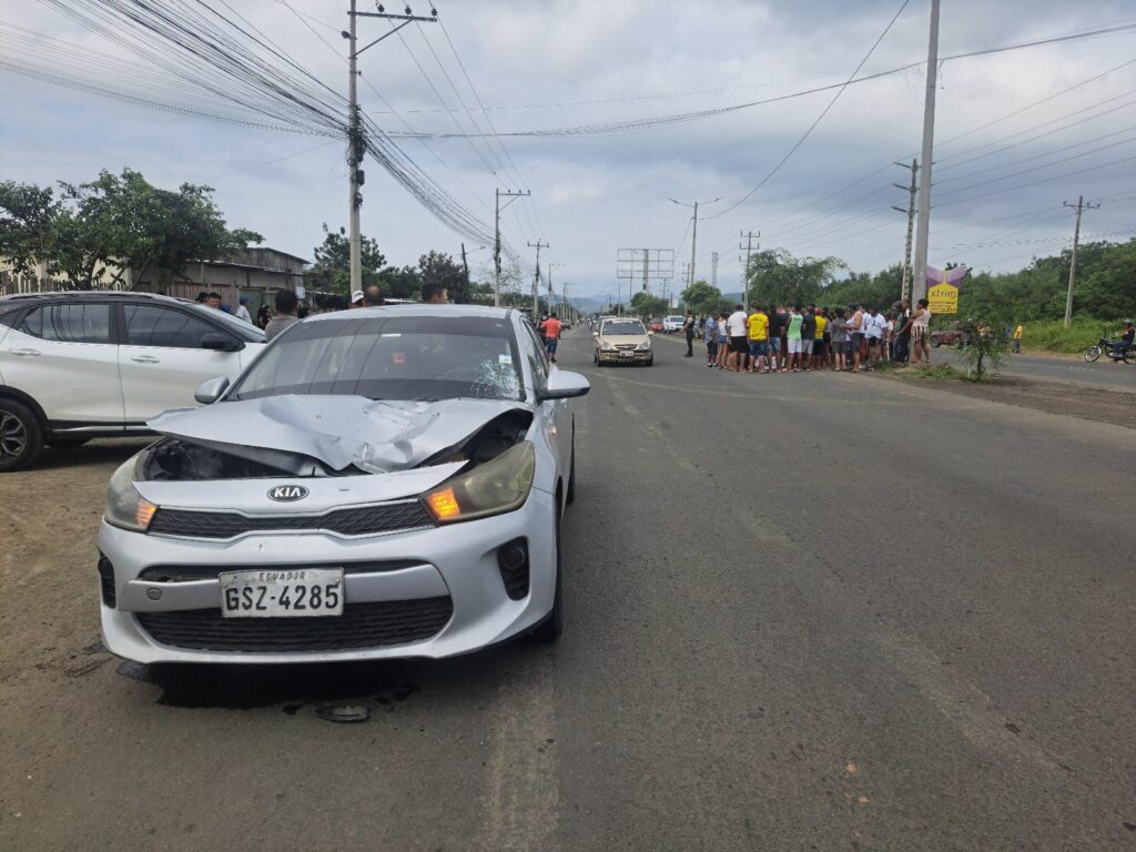 Muerto en la vía Portoviejo - Manta.