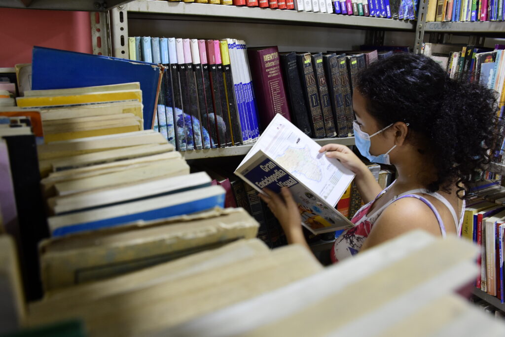 Bibliotecas municipales se suman a la festividad por el Mes del Manabitismo con concurso y carteleras