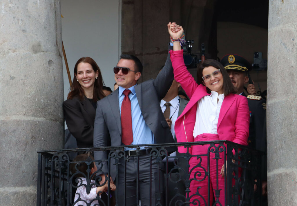 Daniel Noboa junto a María José Pinto (der), en el palacio de Carondelet. FOTO: API
