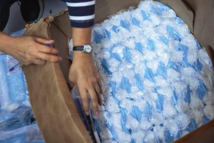 Guayaquil: clausuran locales por venta de mascarillas sin autorización sanitaria y caducadas
