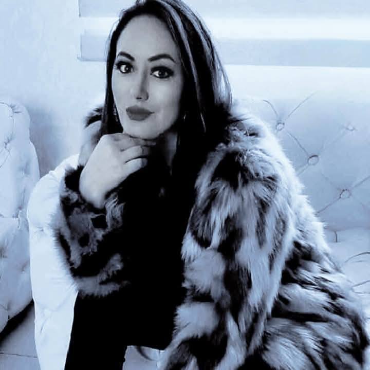 Fiscalía indaga muerte violenta de María Fernanda López en su departamento de San Marcos, Quito
