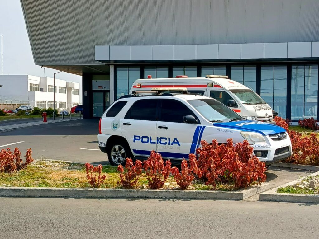 A ambos heridos los trasladaron al hospital del Seguro Social de Manta.