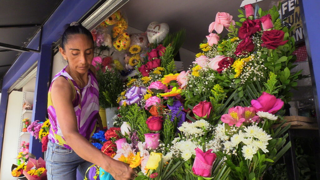 PRECIO DE LAS FLORES SE TRIPLICA PREVIO AL DÍA DE LA MADRE