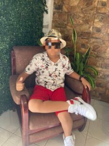 El niño Ángel S., de 10 años resultó con una herida de bala y lucha por sobrevivir.