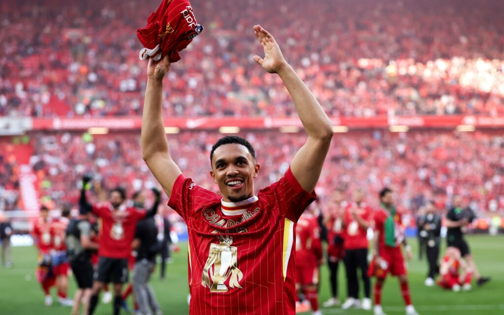 Alexander-Arnold pondrá fin a su ciclo en el Liverpool tras 20 años; podría llegar al Real Madrid