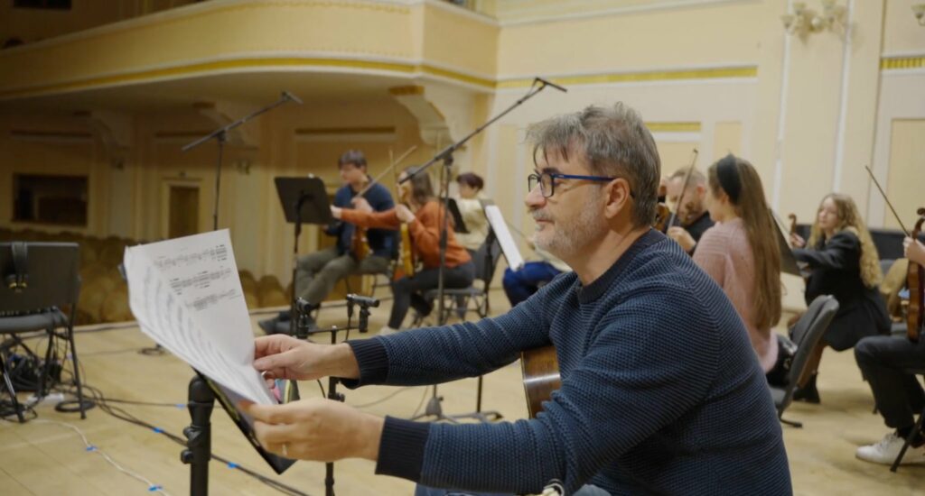 Ángel de Luz, el pasillo ecuatoriano que resuena en Ucrania rumbo a los Latin Grammy