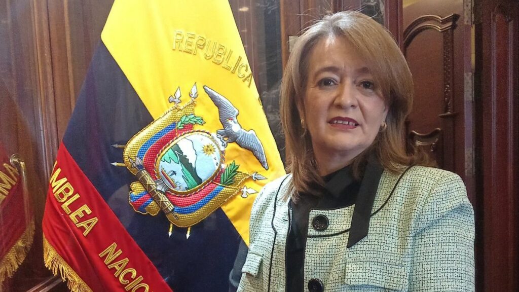 Asamblea Nacional: María del Carmen Carrasco Yépez renuncia como asambleísta y asume la titularidad Mauricio Ordóñez. (X).