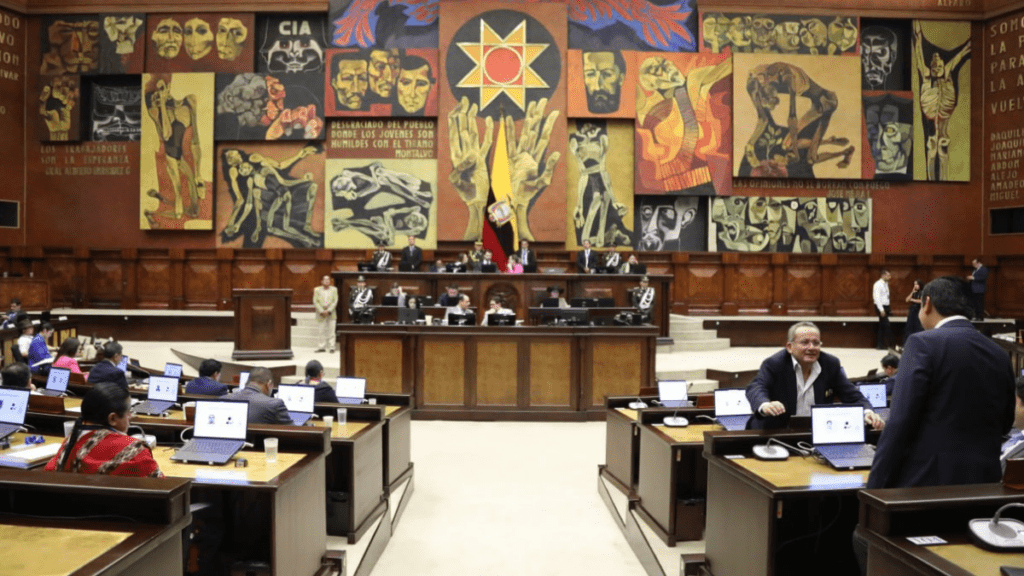 Asamblea Nacional del Ecuador: Con la asistencia de 149 legisladores se instaló la primera sesión oficial del parlamento. (Asamblea Nacional).