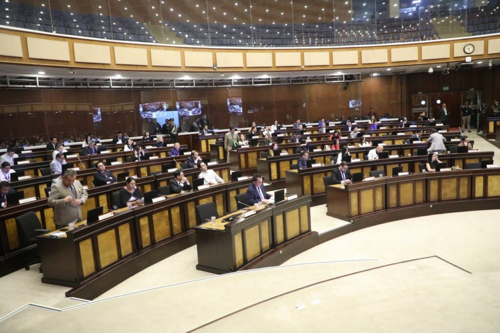 Asamblea Nacional prorroga plazos de comisiones legislativas por transición