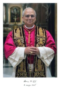 Así es el retrato y el escudo oficial del papa León XIV: un mensaje de sobriedad y conexión con la Orden de San Agustín