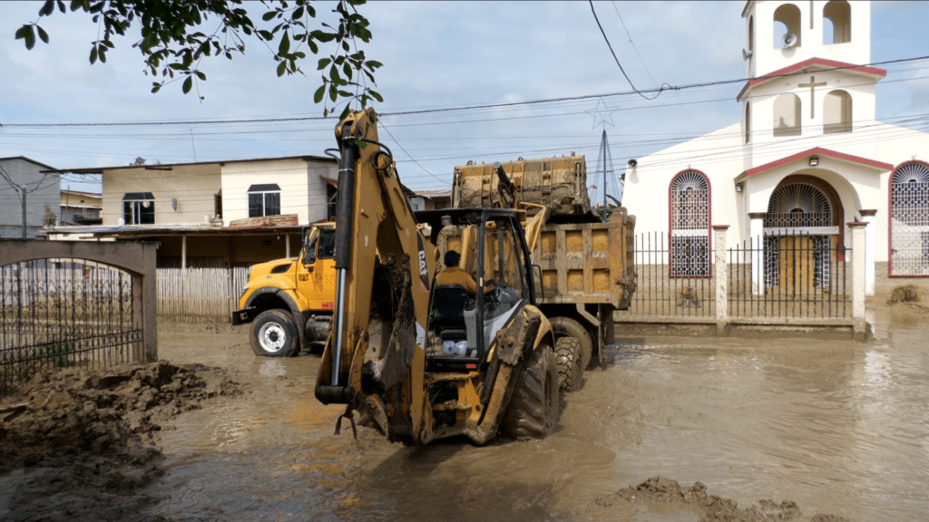 Autoridades y ciudadanos luchan contra los estragos del invierno en Estancia Vieja