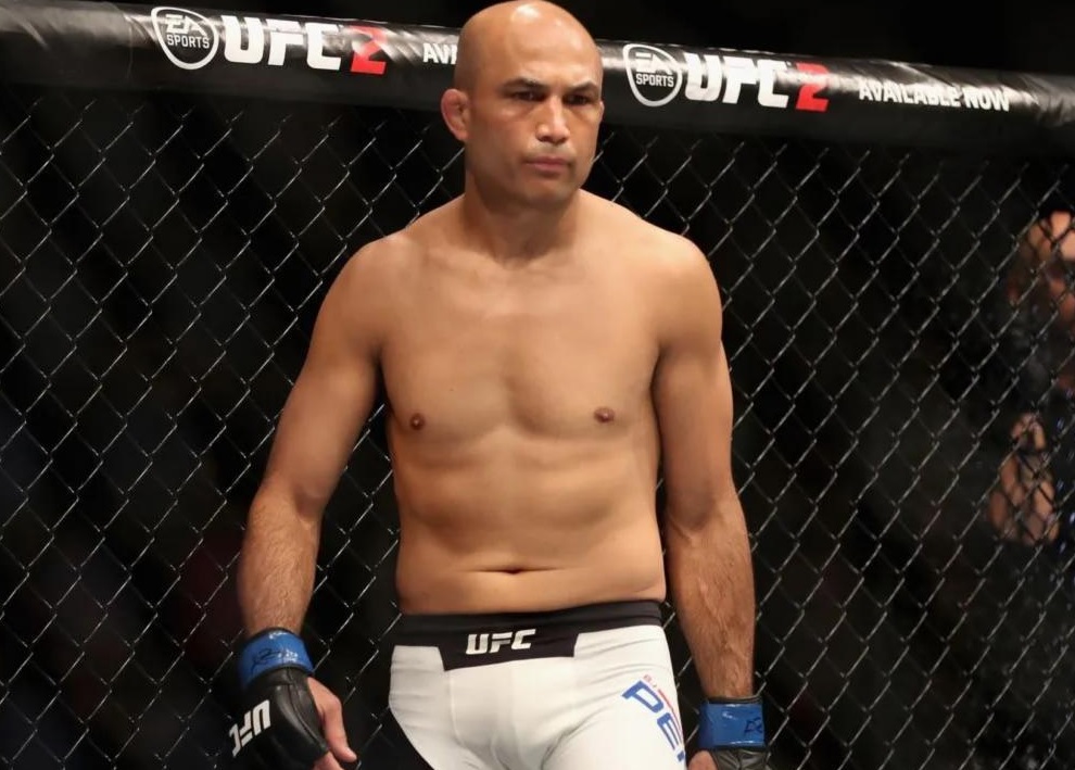 BJ Penn, ex campeón de la UFC, fue arrestado en su residencia en Hilo, Hawái, acusado de presunto abuso contra su conviviente.
