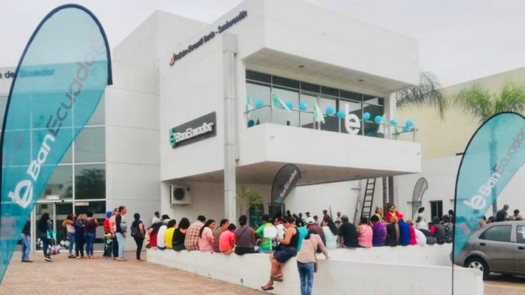 BanEcuador propone establecer una hoja de ruta con la finalidad de avanzar hacia la banca del futuro. (BanEcuador).