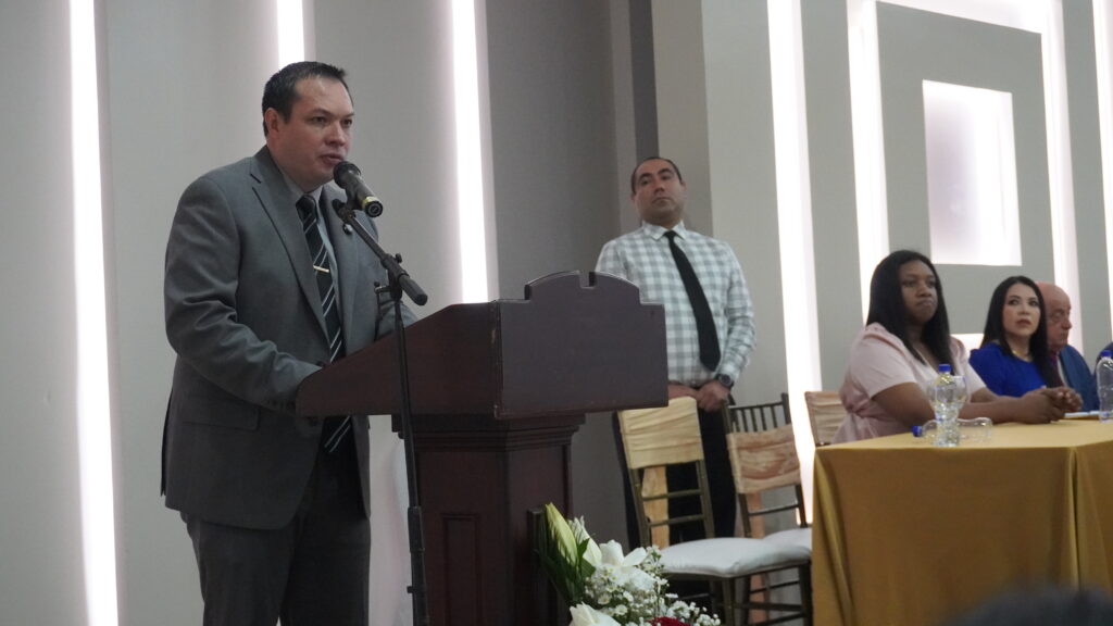Byron Silva preside la Asociación de Radiodifusión de Santo Domingo, desde el 2025.