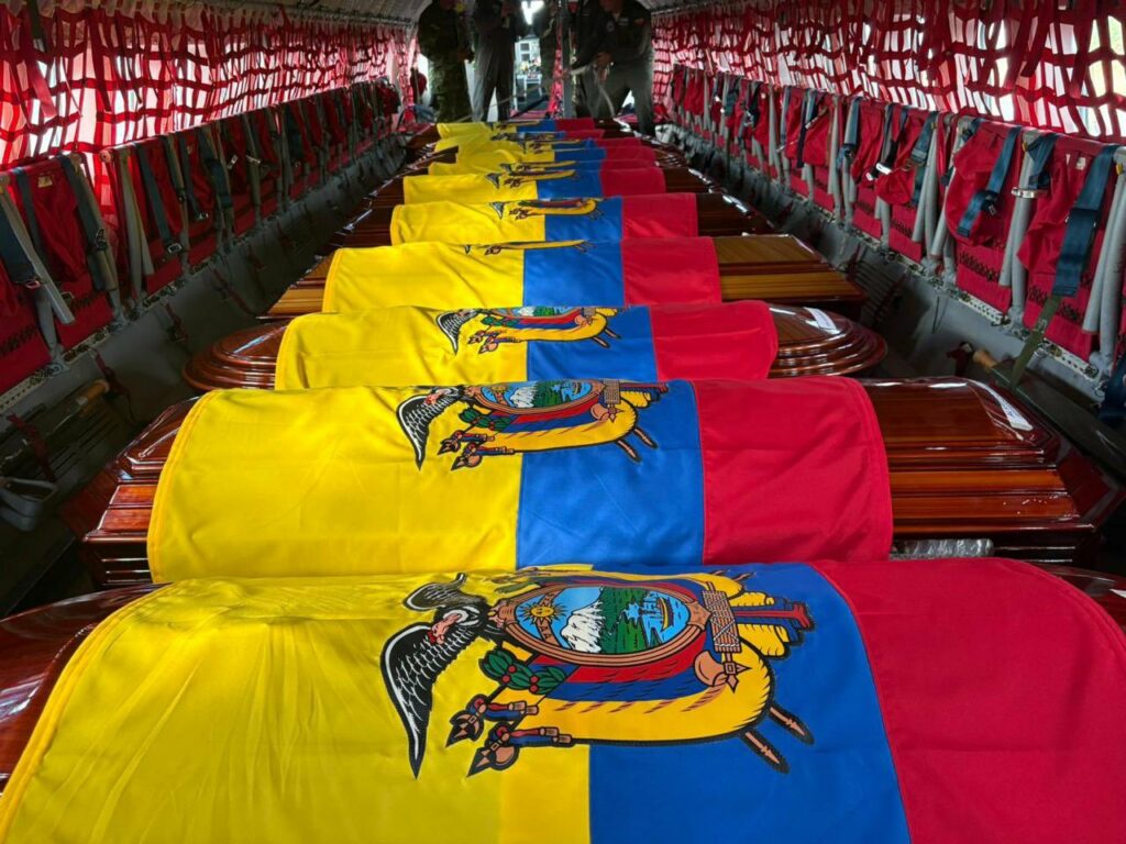 Capilla ardiente para los 11 militares asesinados por Comandos de la Frontera