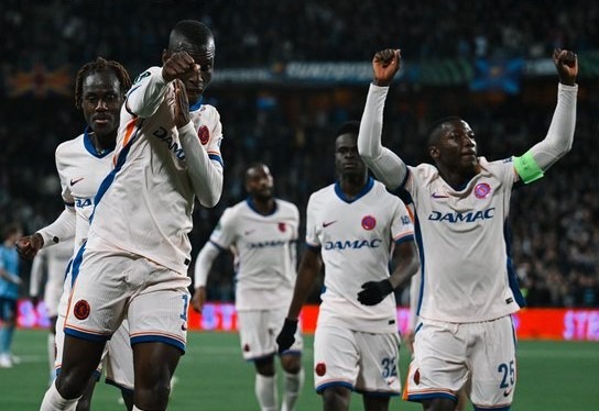 Chelsea con Caicedo encamina su pase a la final con victoria 1-4 ante Djurgårdens IF
