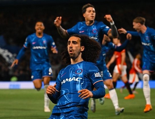 Chelsea y Caicedo vencen al United con gol de Cucurella y afianza su plaza en Champions