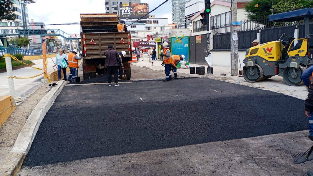 Cierres nocturnos en la avenida 6 de Diciembre por retiro de puente peatonal