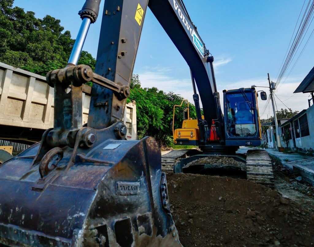 Ciudad Azteca, es otro de los barrios de Manta que se beneficia con el Plan de Arreglo de calles.