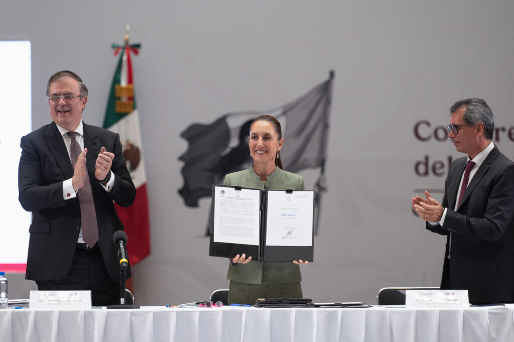 Claudia Sheinbaum cuestiona a Estados Unidos por no informar el traslado de familiares de Ovidio Guzmán, hijo de 'El Chapo'