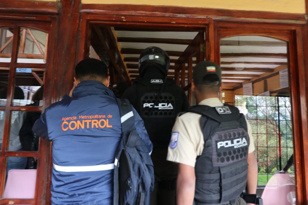 Clausuran centro de rehabilitación clandestino que torturaba y abusaba de mujeres en Nayón