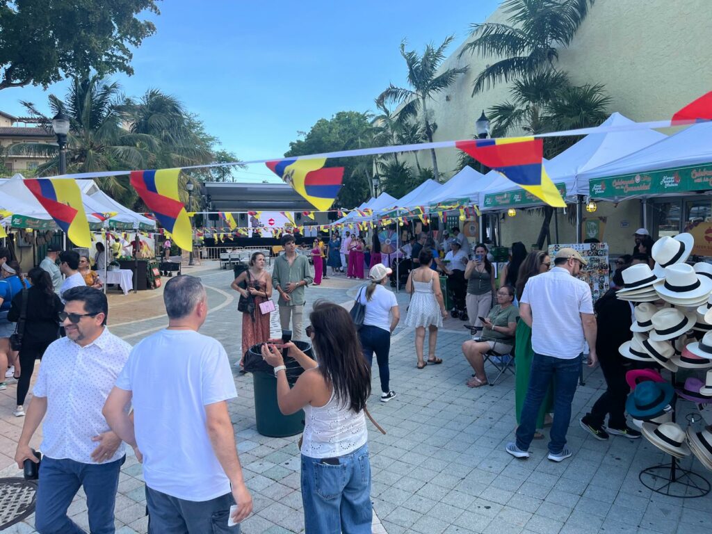 Comunidad-ecuatoriana-en-Miami-celebra-identidad-cultural-con-multitudinaria-feria-anual
