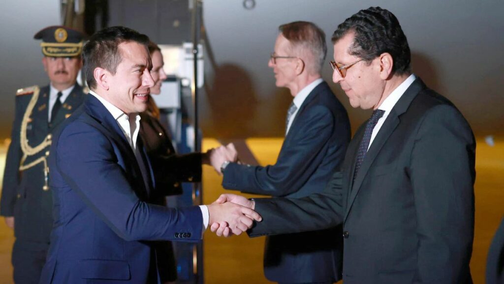 Daniel Noboa llega a París, Francia, y busca posicionar a Ecuador como un destino para inversiones durante su gira en Europa. (Presidencia de Ecuador).