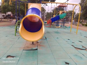 Daños por lluvias en Portoviejo afectan vía a Maconta y áreas recreativas