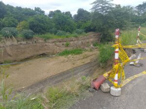 Daños por lluvias en Portoviejo afectan vía a Maconta y áreas recreativas (2)