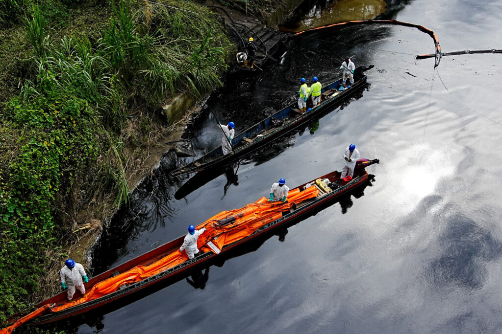 Derrame de petróleo en Ecuador: Una crisis que amenaza salud, agua y economía