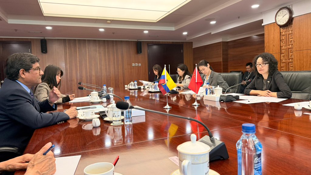Ecuador y China avanzan en su acuerdo comercial con tres nuevas comisiones clave