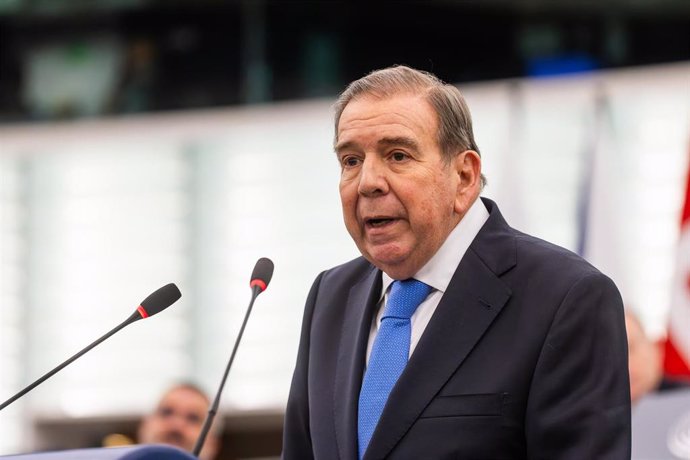 Edmundo González hospitalizado temporalmente tras presentar presión arterial baja