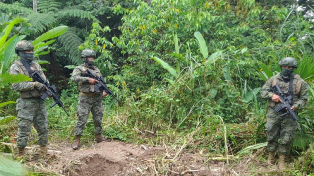 El Ministerio de Gobierno condena el asesinato de once elementos de las Fuerzas Armadas de la brigada de selva Nº 19 Napo. (Internet).
