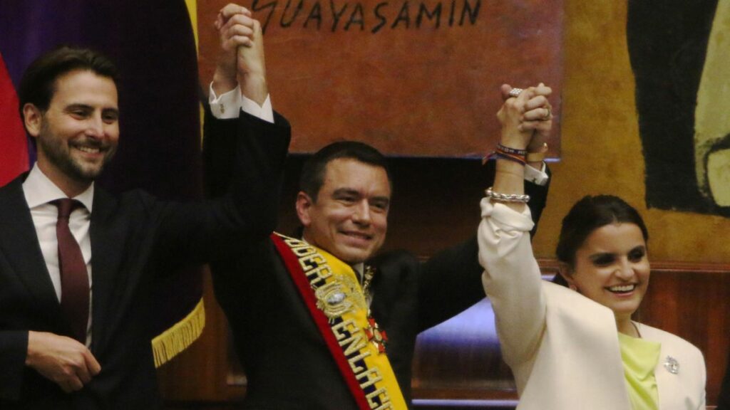 El Presidente Daniel Noboa le asigna estas funciones a María José Pinto, su nueva vicepresidenta. (API).