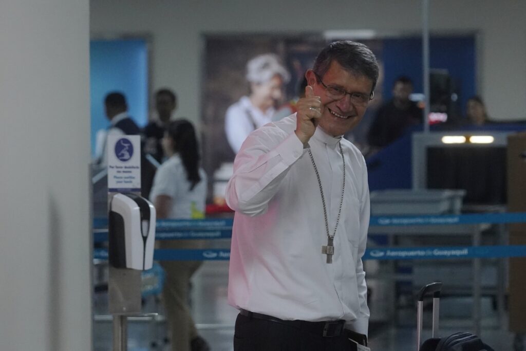 El cardenal ecuatoriano Luis Cabrera dice que el perfil del nuevo papa debe resumirse en una palabra