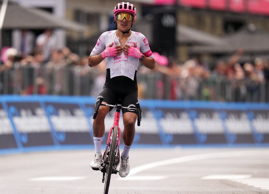 El ciclista ecuatoriano Richard Carapaz se impuso en la etapa 11 del Giro de Italia 2025, disputada este miércoles en una jornada de media montaña.