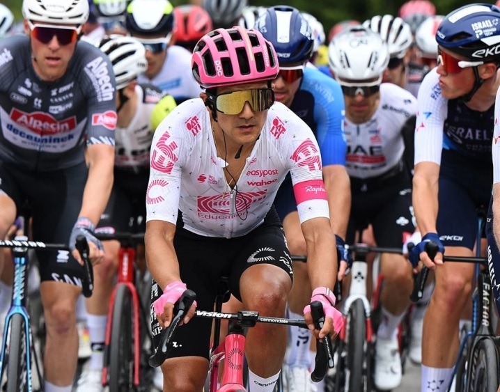 El neerlandés Casper Van Uden, del equipo Picnic, ganó la cuarta etapa del Giro de Italia este martes 13 de mayo en Lecce.
