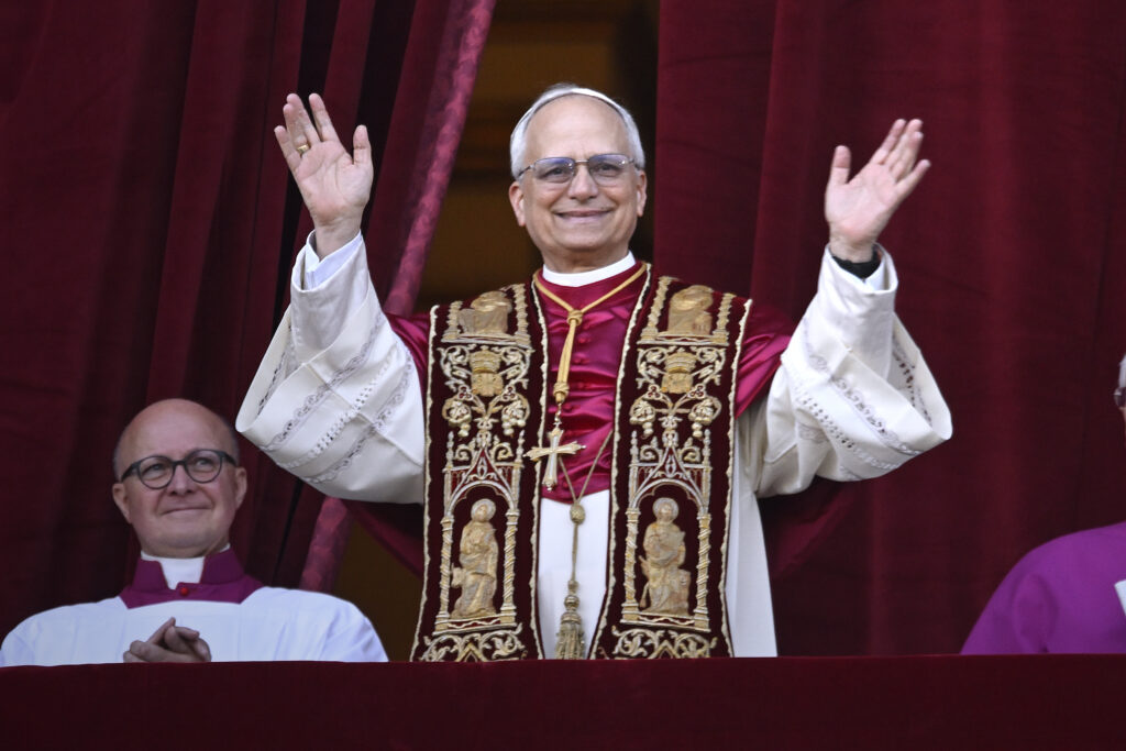 El papa León XIV pide por el fin de las guerras en sus primeros tuits en X, antes Twitter