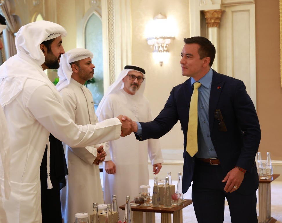 El presidente de Ecuador, Daniel Noboa, se reunió con empresarios y representantes financieros de Emiratos Árabes Unidos.