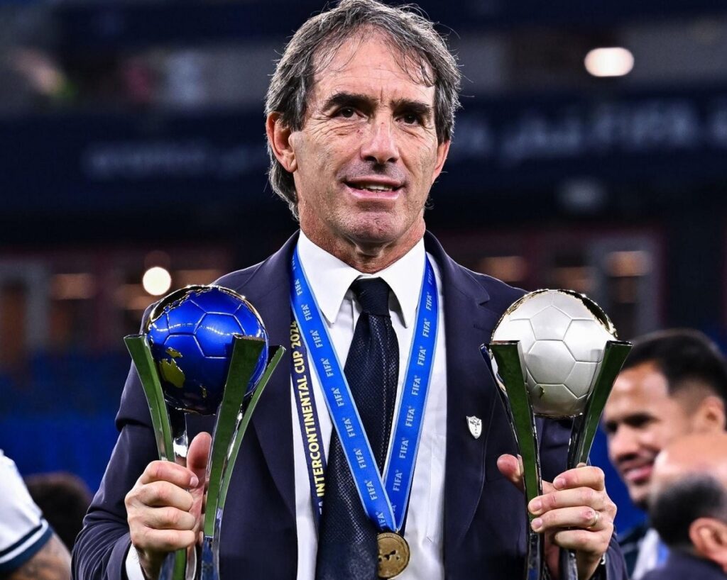 El técnico uruguayo Guillermo Almada.