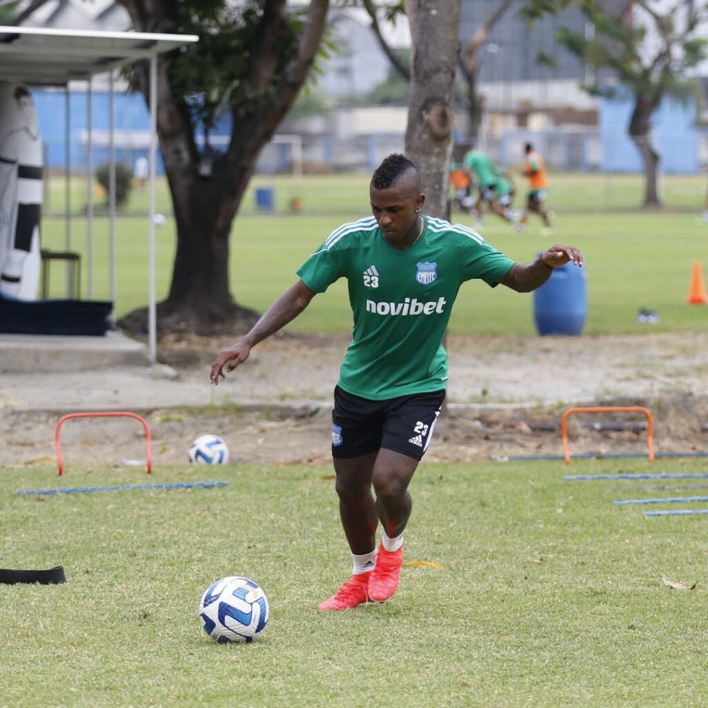 Emelec reactiva negociaciones con Miller Bolaños y busca otros seis refuerzos