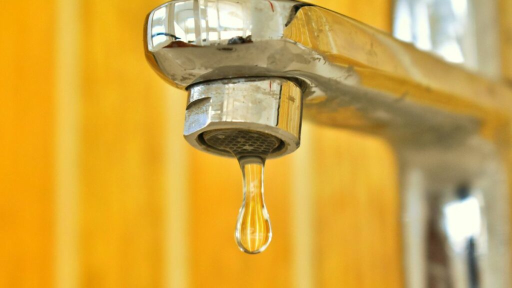 Estas son las principales prácticas de ahorro de agua y energía que muchas familias ecuatorianas aplican en sus hogares. (Pexels).