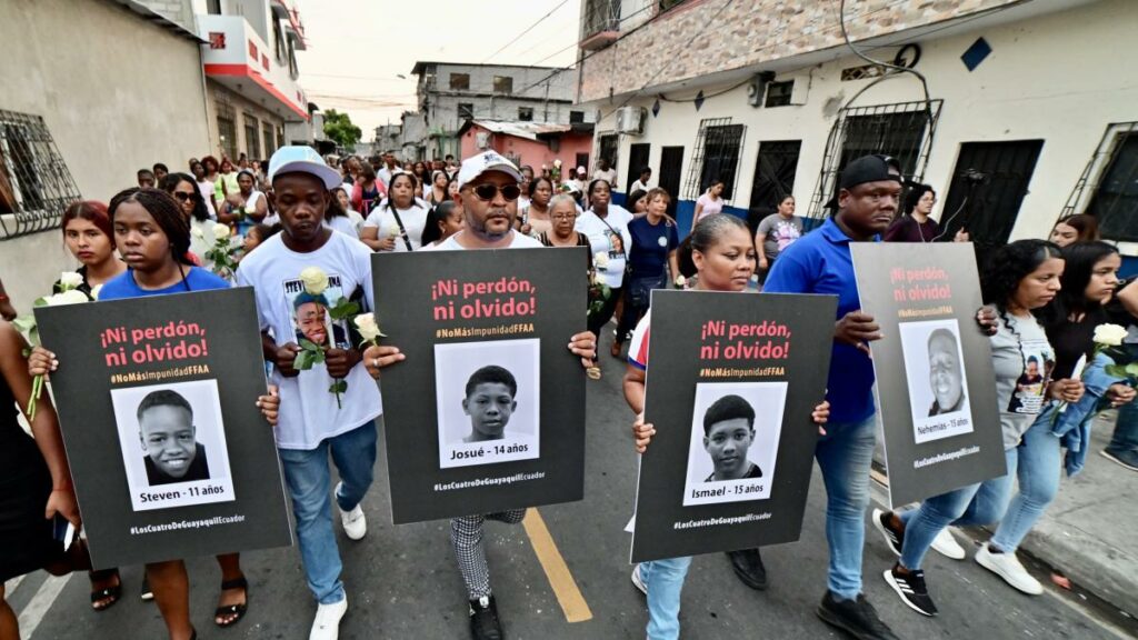 Familiares de los cuatro adolescentes han solicitado justicia por este caso.