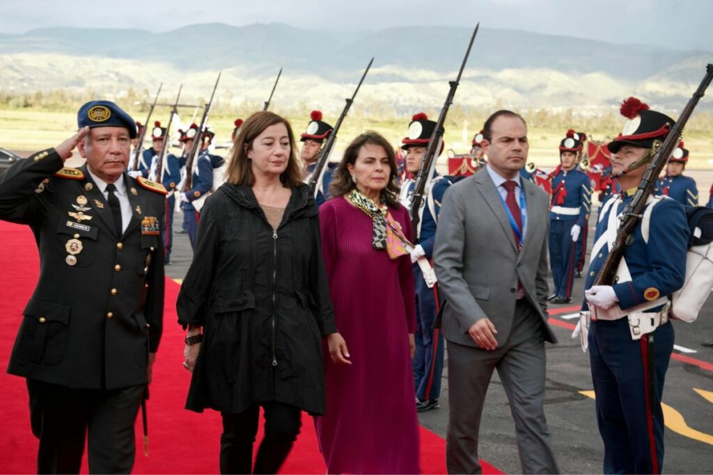 Francina Armengol llega a Quito para la investidura de Daniel Noboa