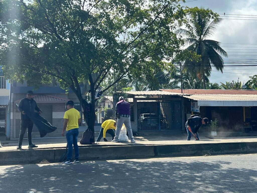 Gobierno de Ecuador cierra programas jóvenes y ecuatorianos en acción en mayo de 2025