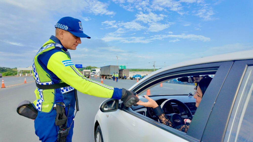 El despliegue de los operativos de feriado en Guayaquil incluye 112 radiopatrullas, 145 motocicletas.