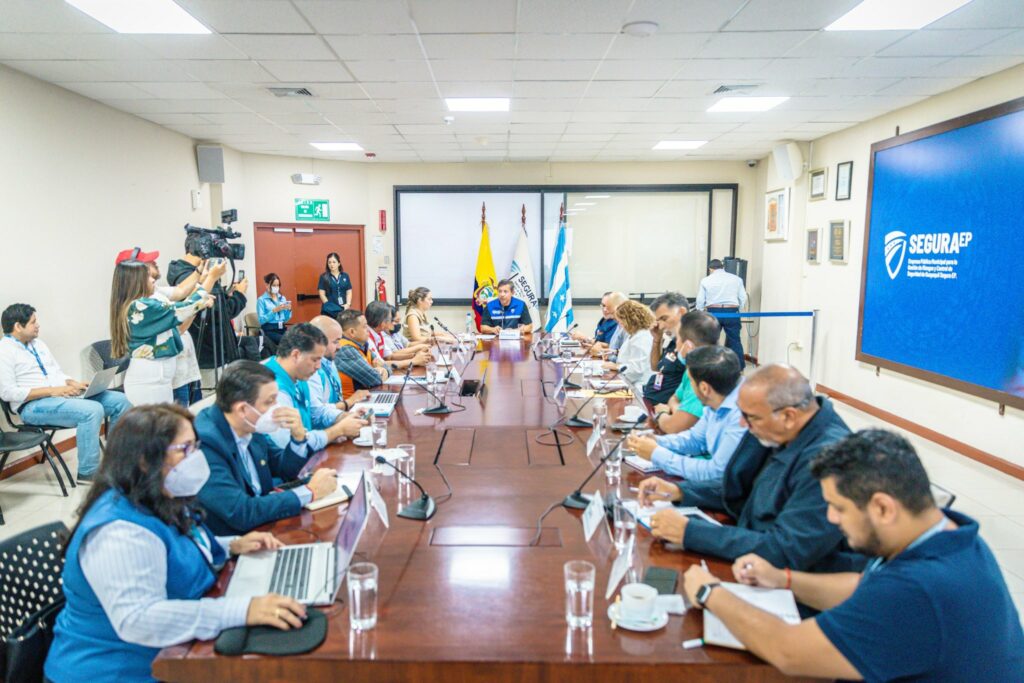 En Guayaquil, 115 puntos de vacunación en la Zona 8 (Guayaquil, Durán y Samborondón) ofrecen la dosis gratuita