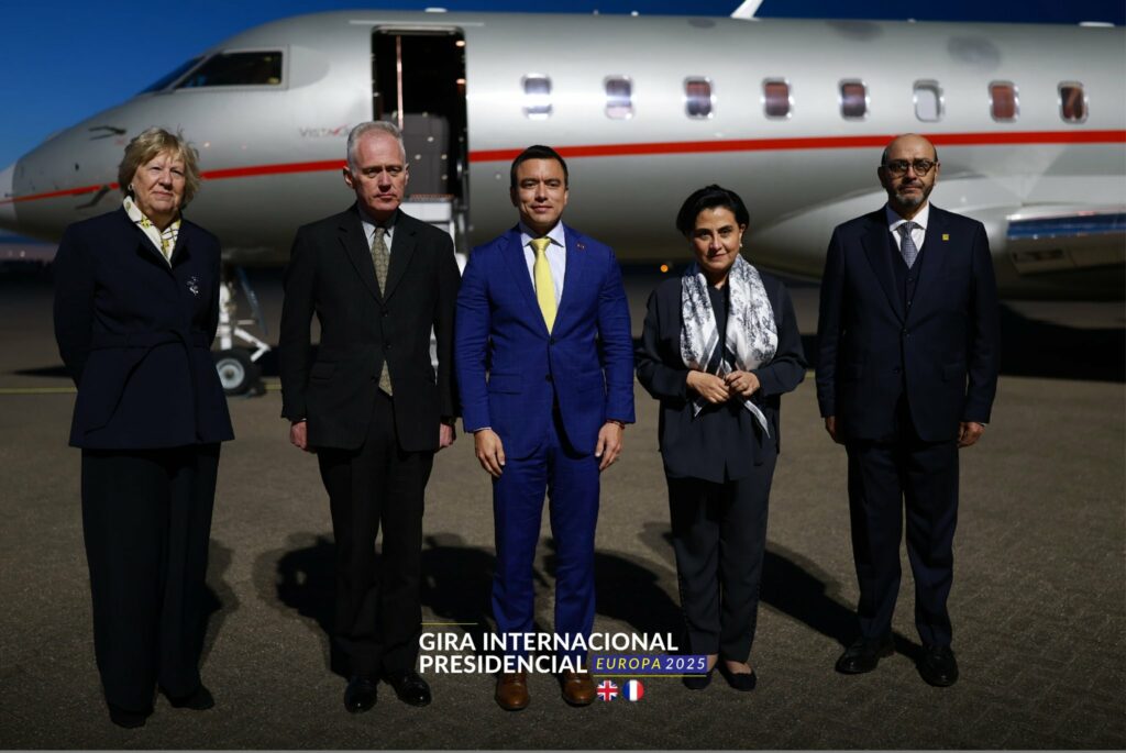 Noboa aterriza en Londres en nueva etapa de su gira diplomática internacional