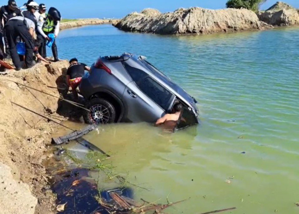 Accidente en Salinas deja tres muertos tras caer vehículo en piscina industrial